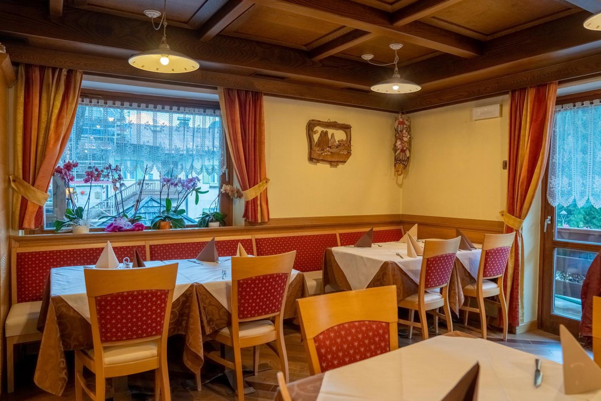 Garni Val Udai Hotel มาซซิน ภายนอก รูปภาพ